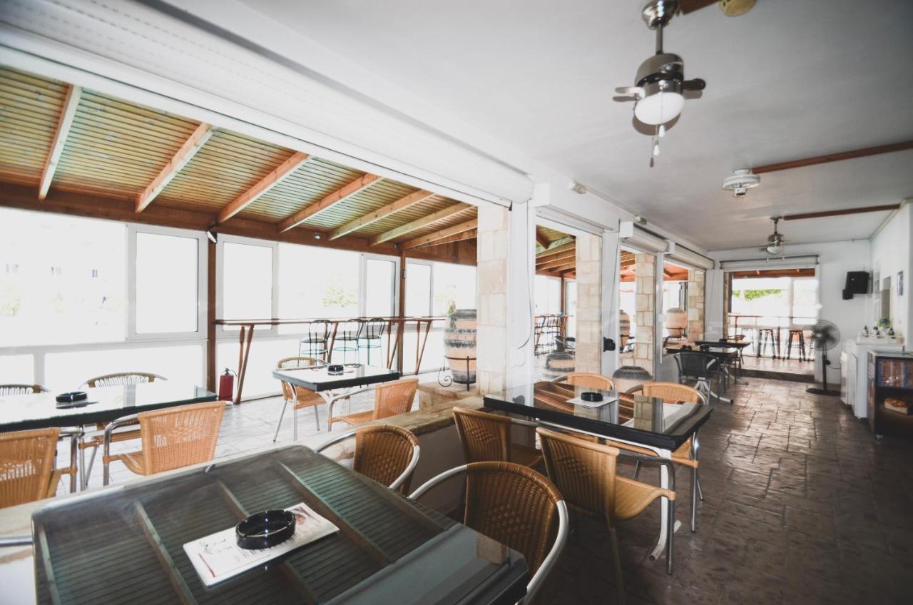 Coliseum Studios & Apartments Pefki  ภายนอก รูปภาพ